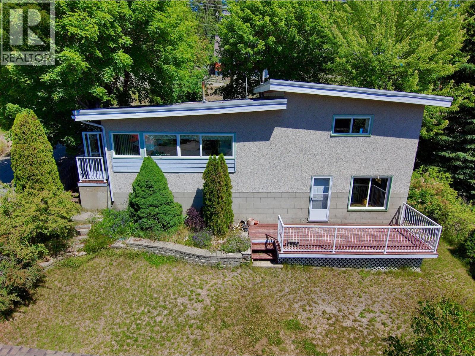 1603 Harasin Alley, Rossland, British Columbia  V0G 1Y0 - Photo 3 - 10394433