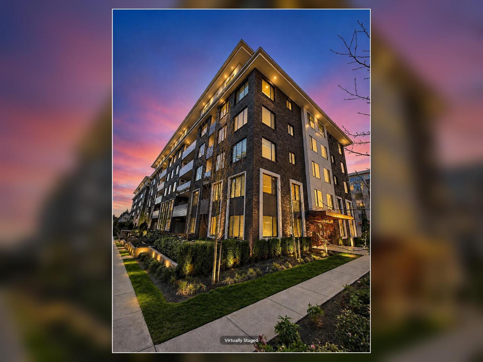 313 15858 FRASER HIGHWAY