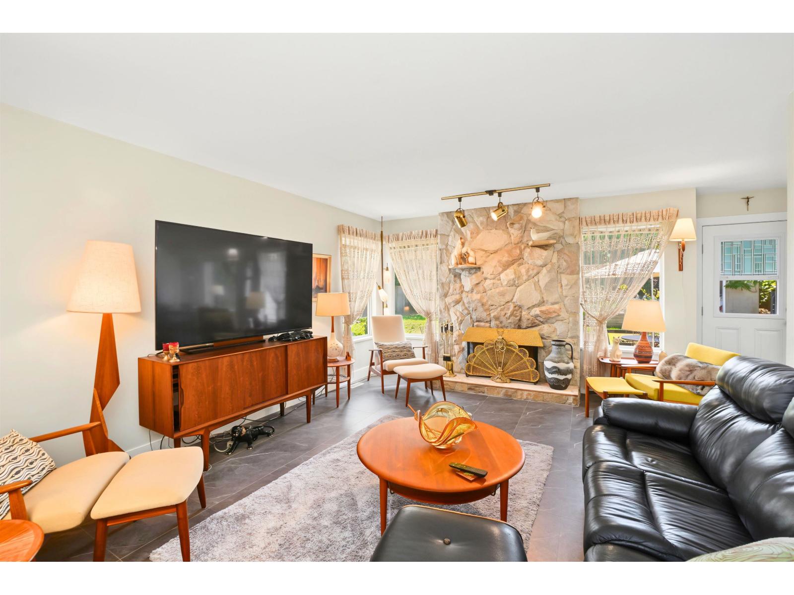 15578 112a Avenue, Surrey, British Columbia  V3R 0K5 - Photo 11 - R3145503