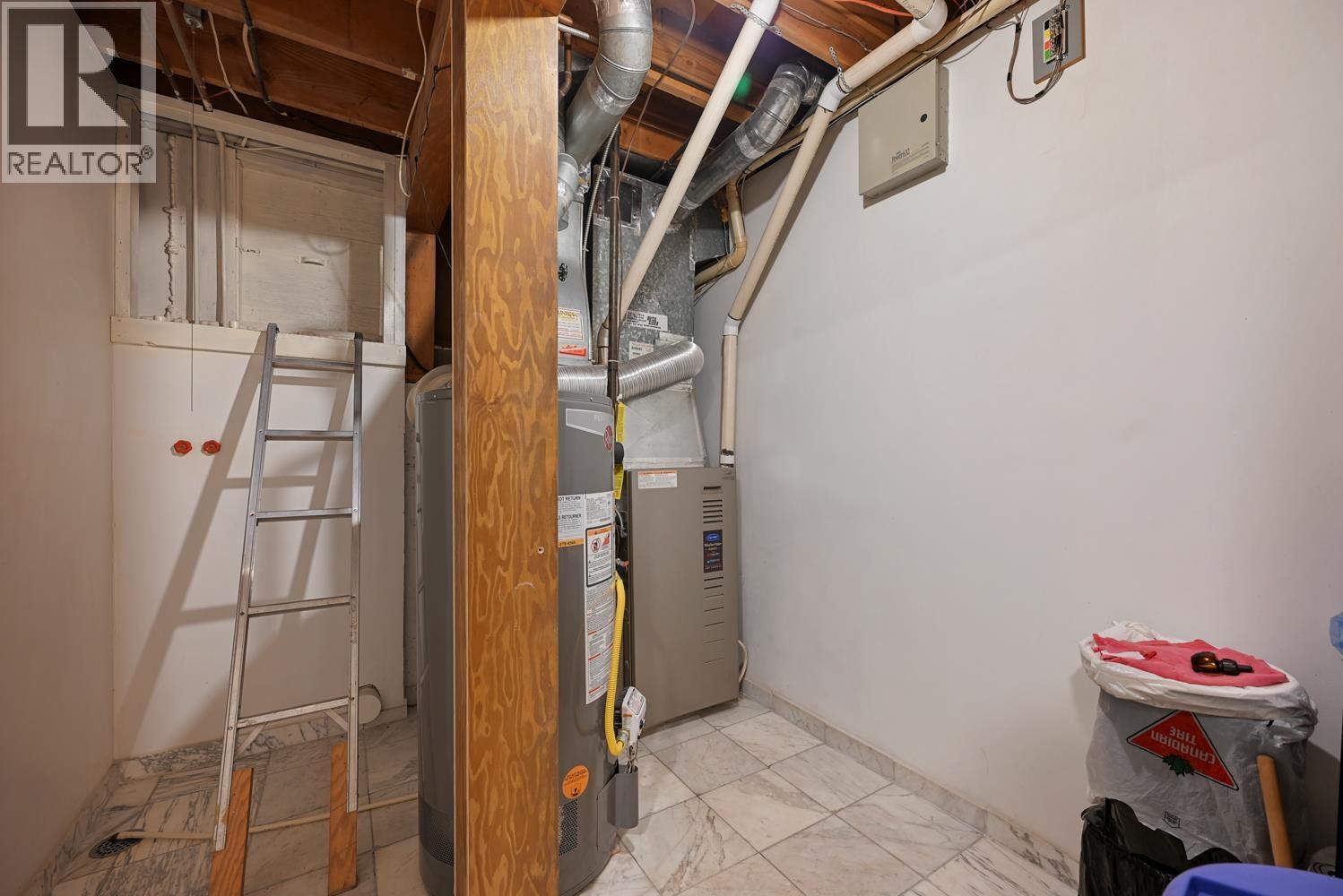 24089 Lougheed Highway, Maple Ridge, British Columbia  V2W 1G2 - Photo 36 - R3145415