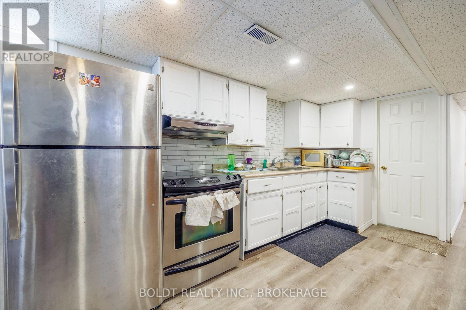 126 Elma Street, St. Catharines, Ontario  L2N 6A2 - Photo 3 - X13559462