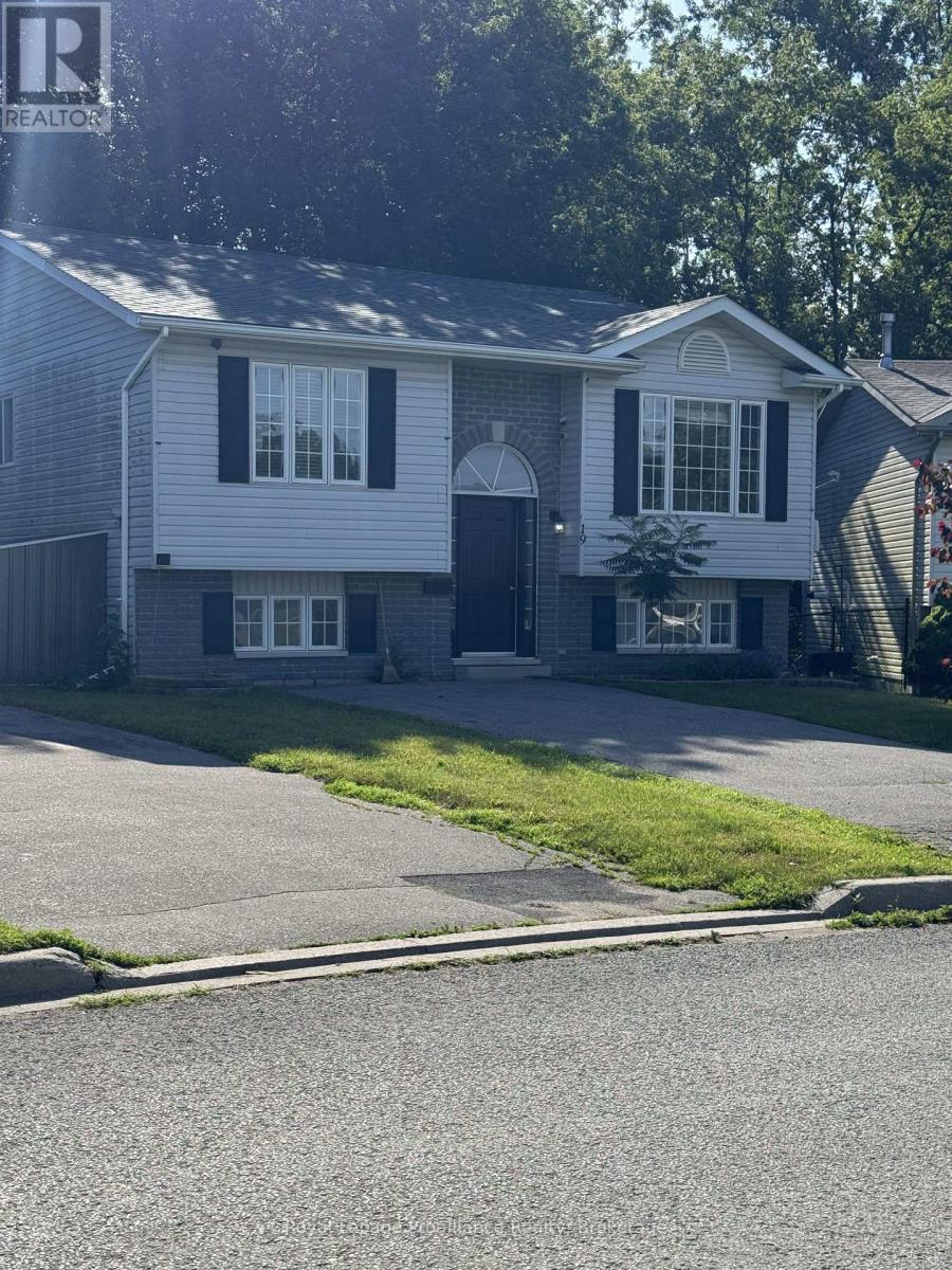 19 BRIARDALE BOULEVARD, quinte west (trenton ward), Ontario