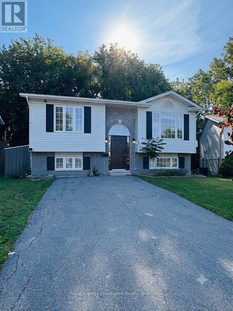 19 Briardale Boulevard, Quinte West (Trenton Ward), Ontario  K8V 6R1 - Photo 2 - X13559510