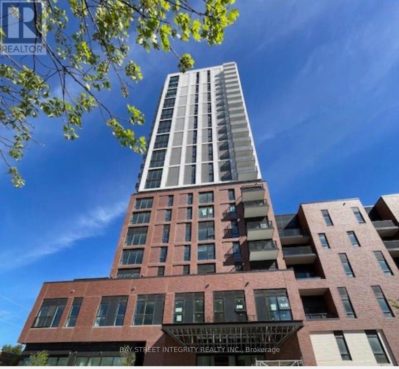 903 - 10 OAK STREET