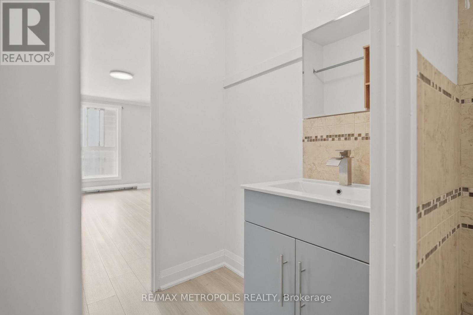 2026 - 100 Mornelle Court, Toronto, Ontario  M1E 4X2 - Photo 11 - E13559496