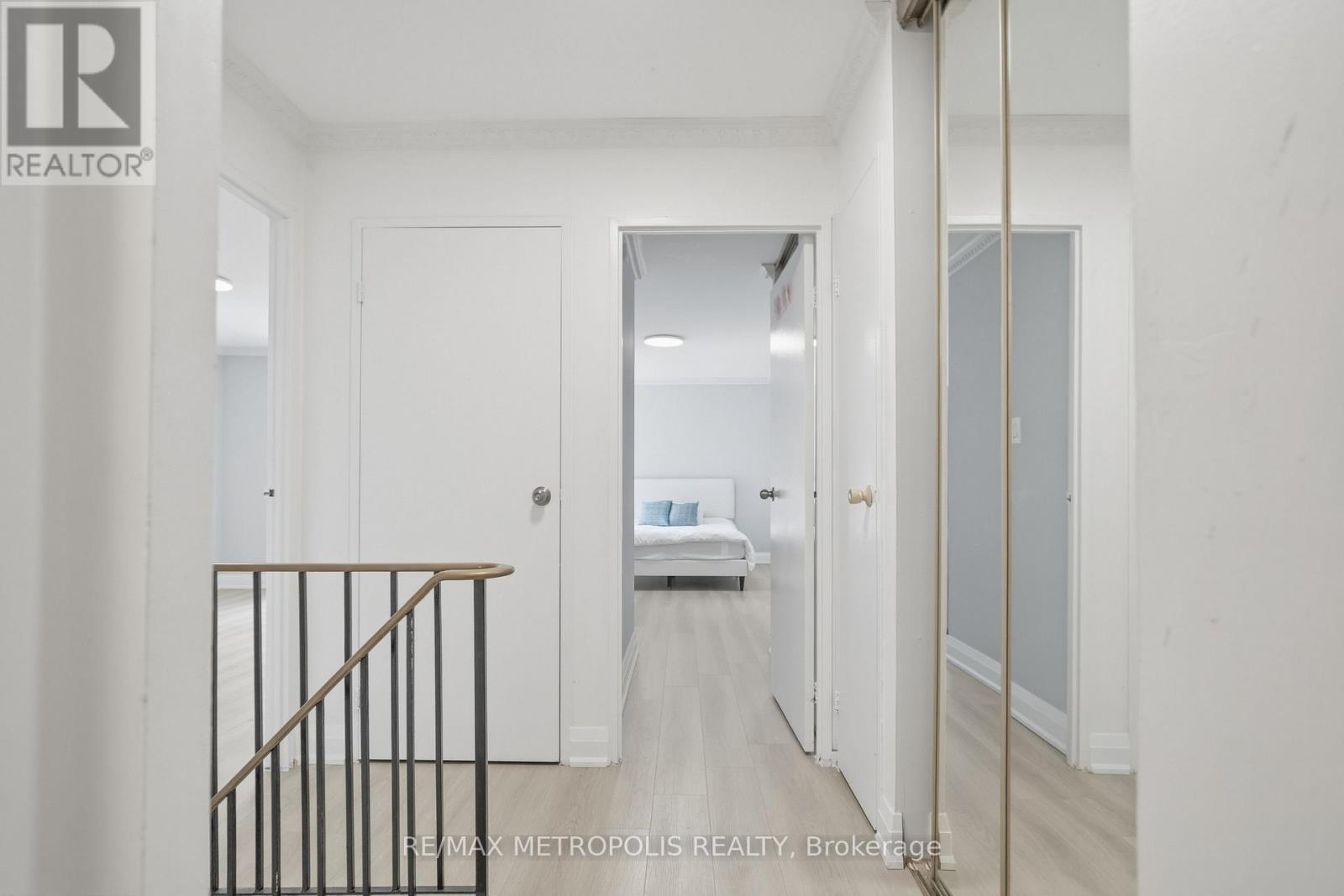 2026 - 100 Mornelle Court, Toronto, Ontario  M1E 4X2 - Photo 8 - E13559496