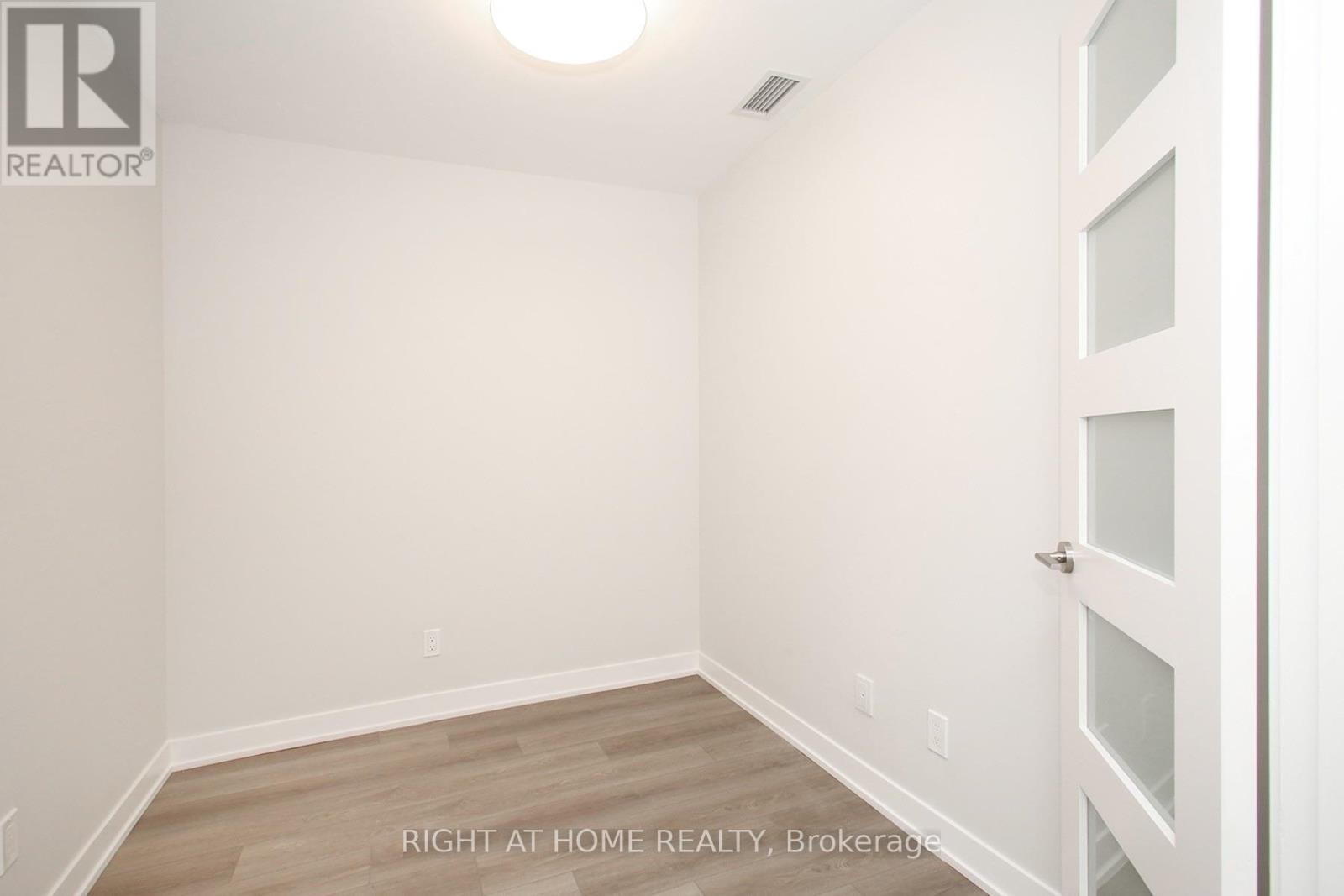 C914 - 38 Simcoe Promenade, Markham, Ontario  L6G 0H7 - Photo 12 - N13559478