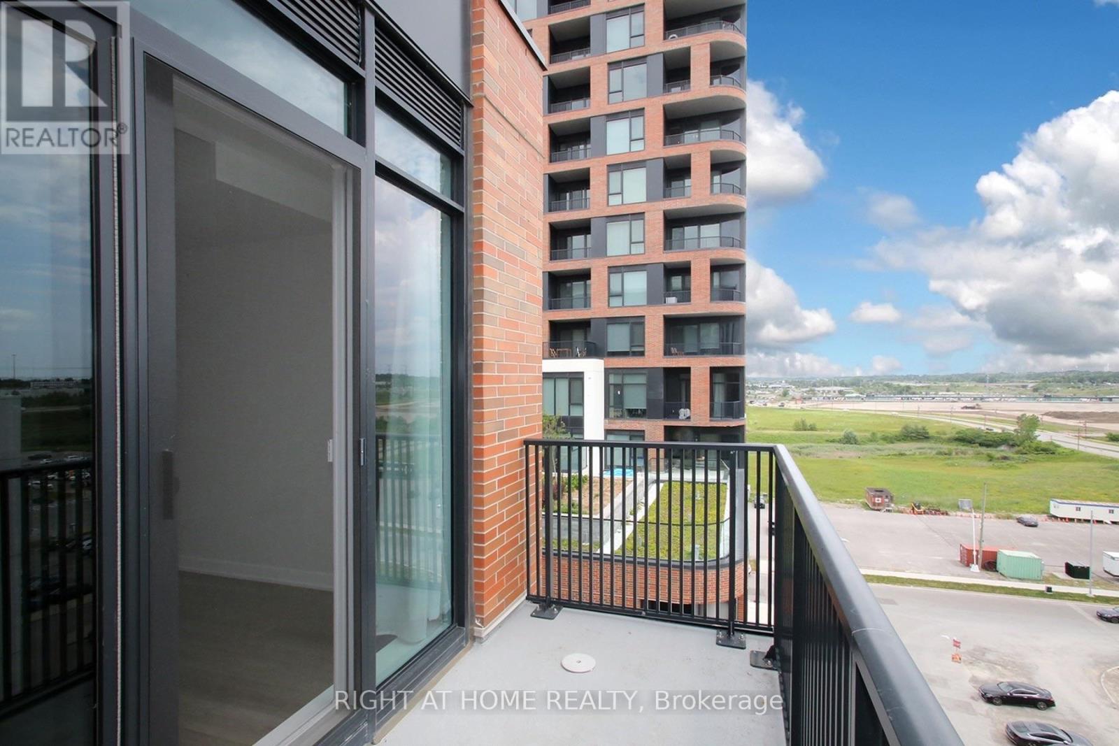 C914 - 38 Simcoe Promenade, Markham, Ontario  L6G 0H7 - Photo 15 - N13559478