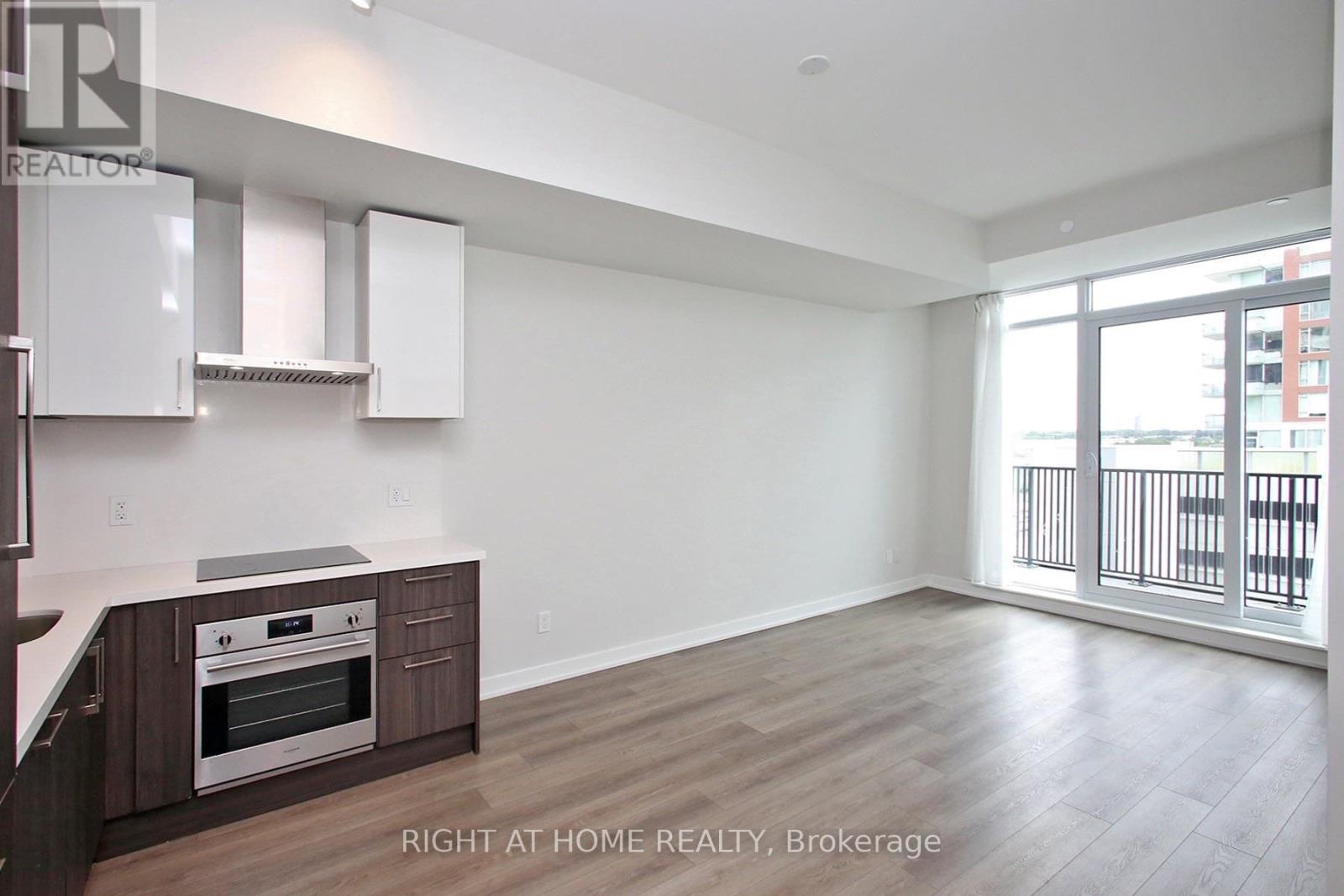 C914 - 38 Simcoe Promenade, Markham, Ontario  L6G 0H7 - Photo 3 - N13559478