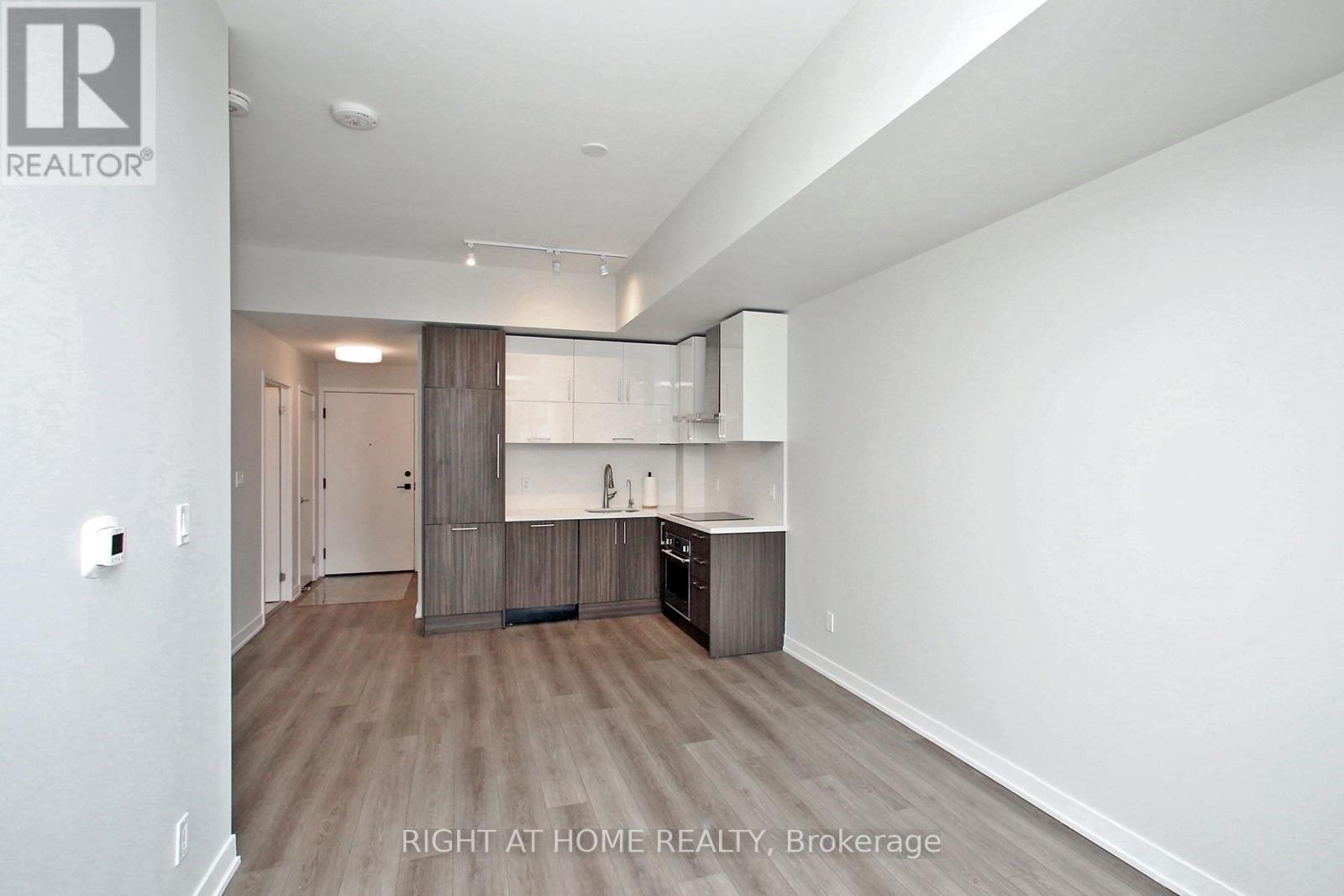 C914 - 38 Simcoe Promenade, Markham, Ontario  L6G 0H7 - Photo 4 - N13559478