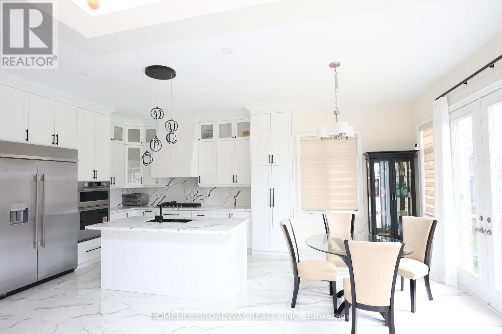 11 David Dunlap Boulevard, Richmond Hill, Ontario  L4C 4V7 - Photo 5 - N13559508
