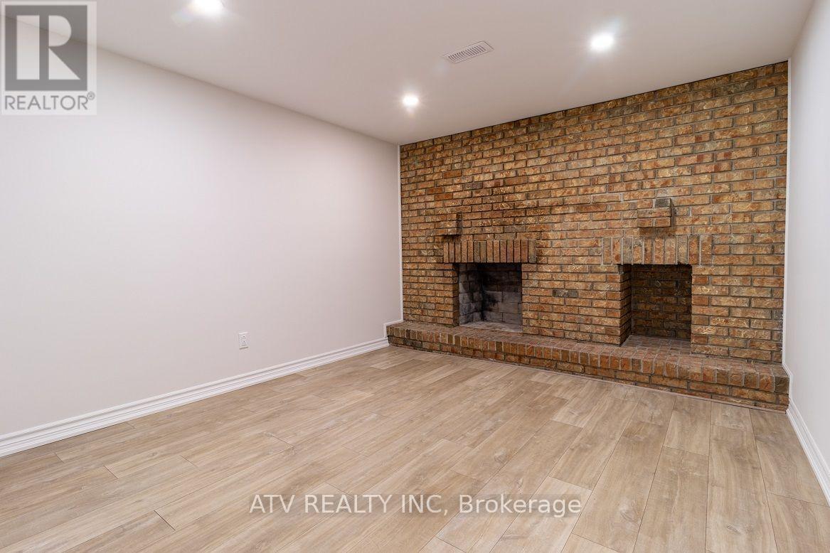 1064 Eastmount Avenue E, Mississauga, Ontario L5E 1Z3 - Photo 13 - W13559448
