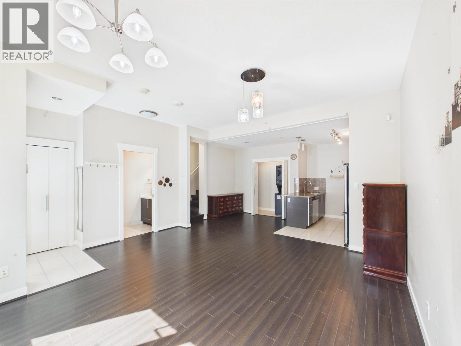 3 6733 BUSWELL STREET, Richmond, British Columbia