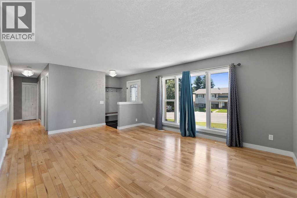136 Maitland Drive NE, Calgary, Alberta  T2A 5A5 - Photo 5 - A2327700