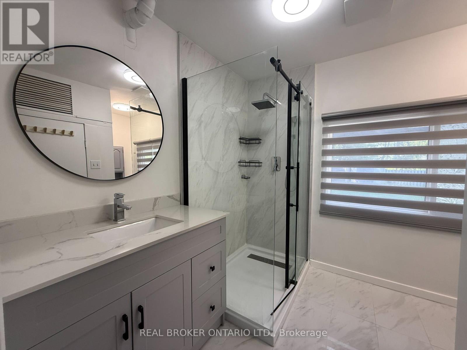 286 Crestwood Drive, Georgina, Ontario  L4P 1H6 - Photo 4 - N13559598