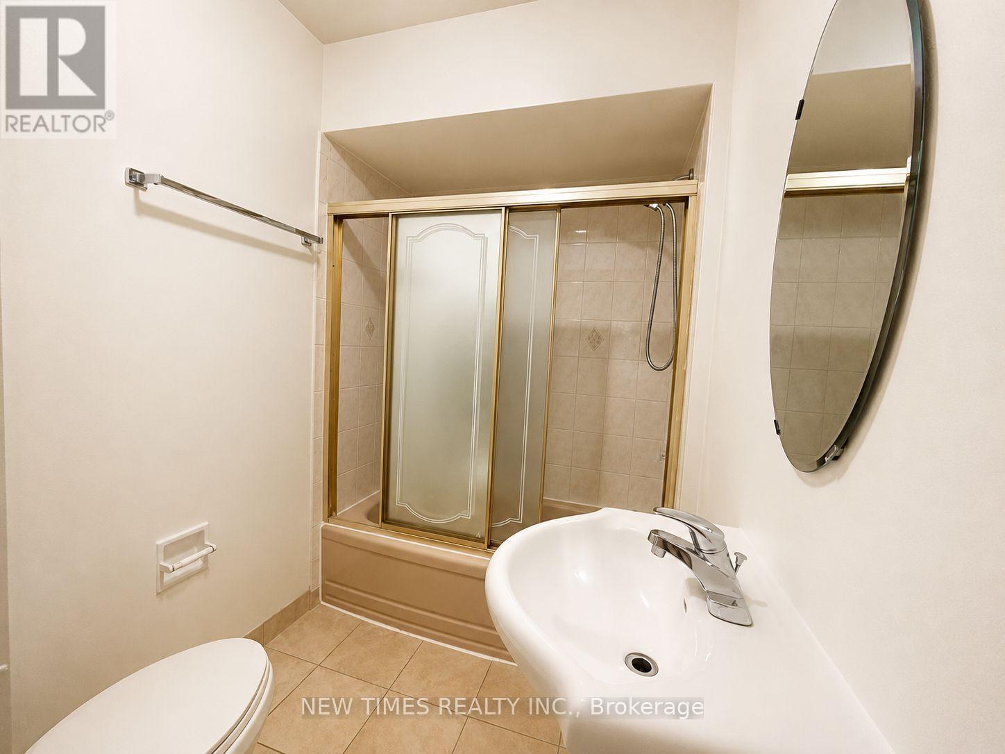 Upper - 7 Leavey Court, Toronto, Ontario  M2H 1E5 - Photo 12 - C13486508