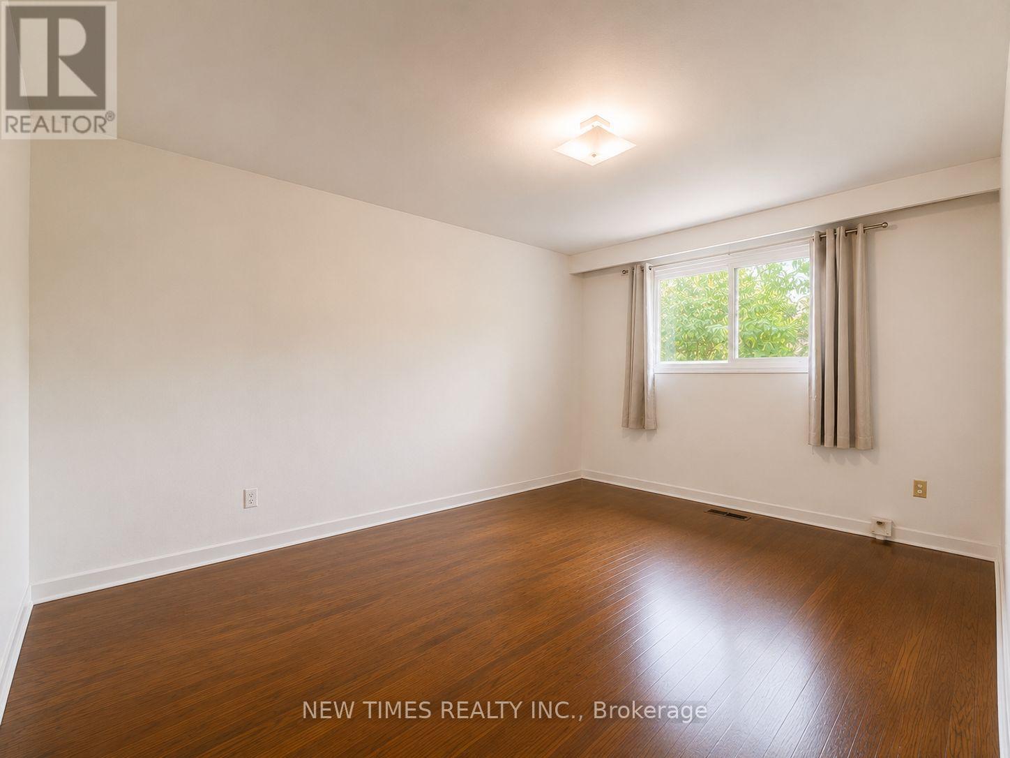 Upper - 7 Leavey Court, Toronto, Ontario  M2H 1E5 - Photo 5 - C13486508