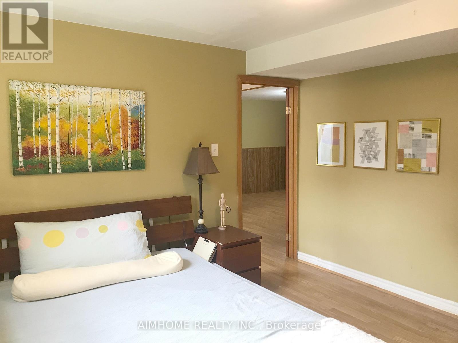 Walk Out Bsmt - 94 Micmac Crescent, Toronto, Ontario  M2H 2K2 - Photo 8 - C13559626