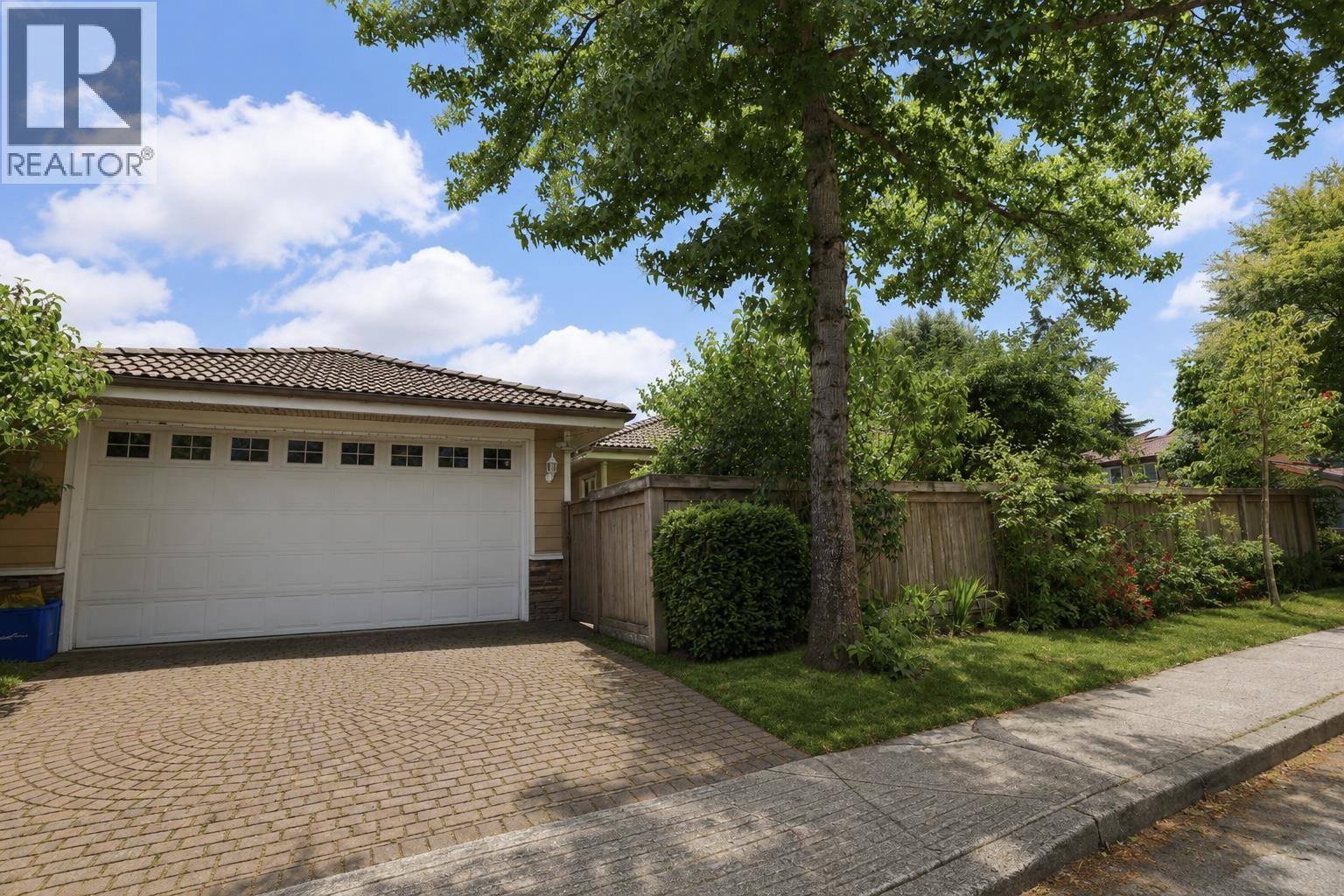 8040 SE Fairbrook Crescent, Richmond, British Columbia  V7C 1Y9 - Photo 2 - R3145899