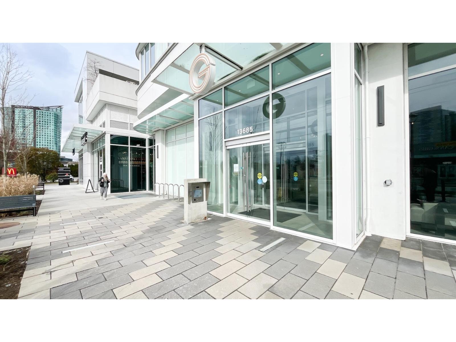 2305 13685 102 Avenue, Surrey, British Columbia  V3T 1N7 - Photo 2 - R3098695