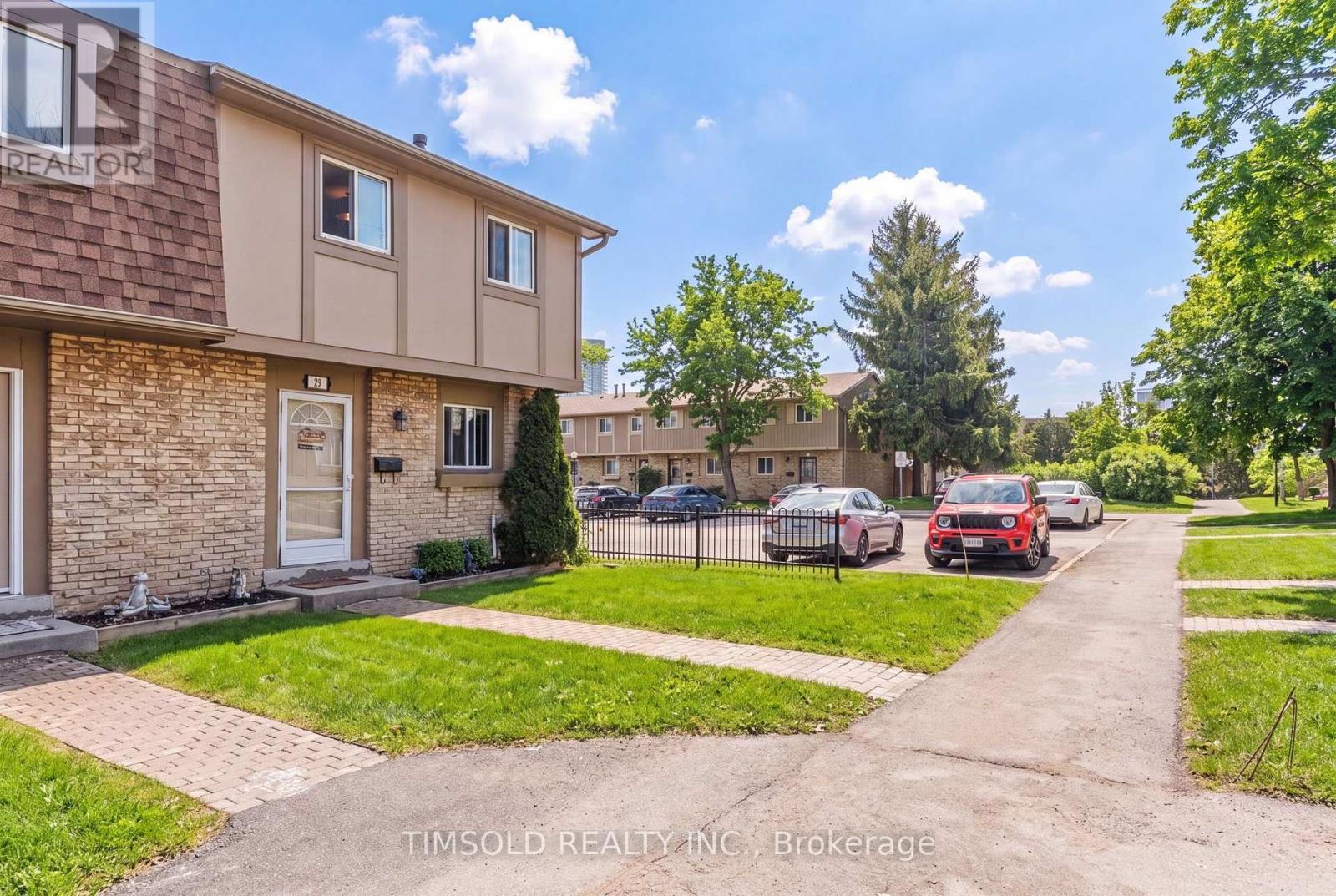 29 - 57 Hansen Road N, Brampton, Ontario  L6V 3C6 - Photo 2 - W13182012