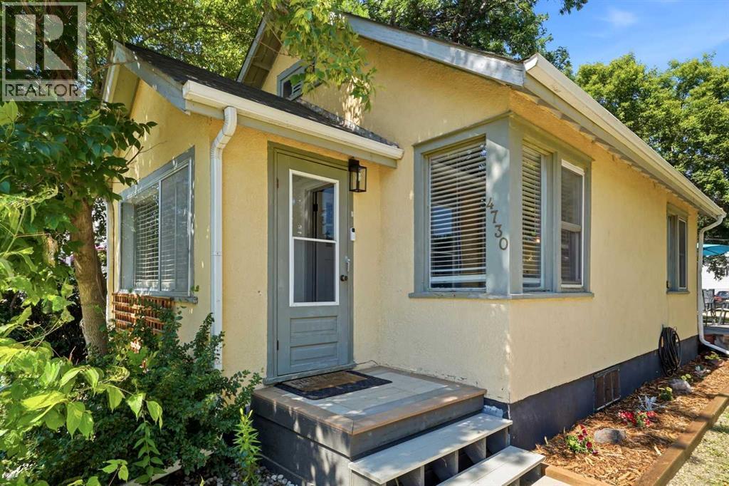 4730 49 Avenue, Lacombe