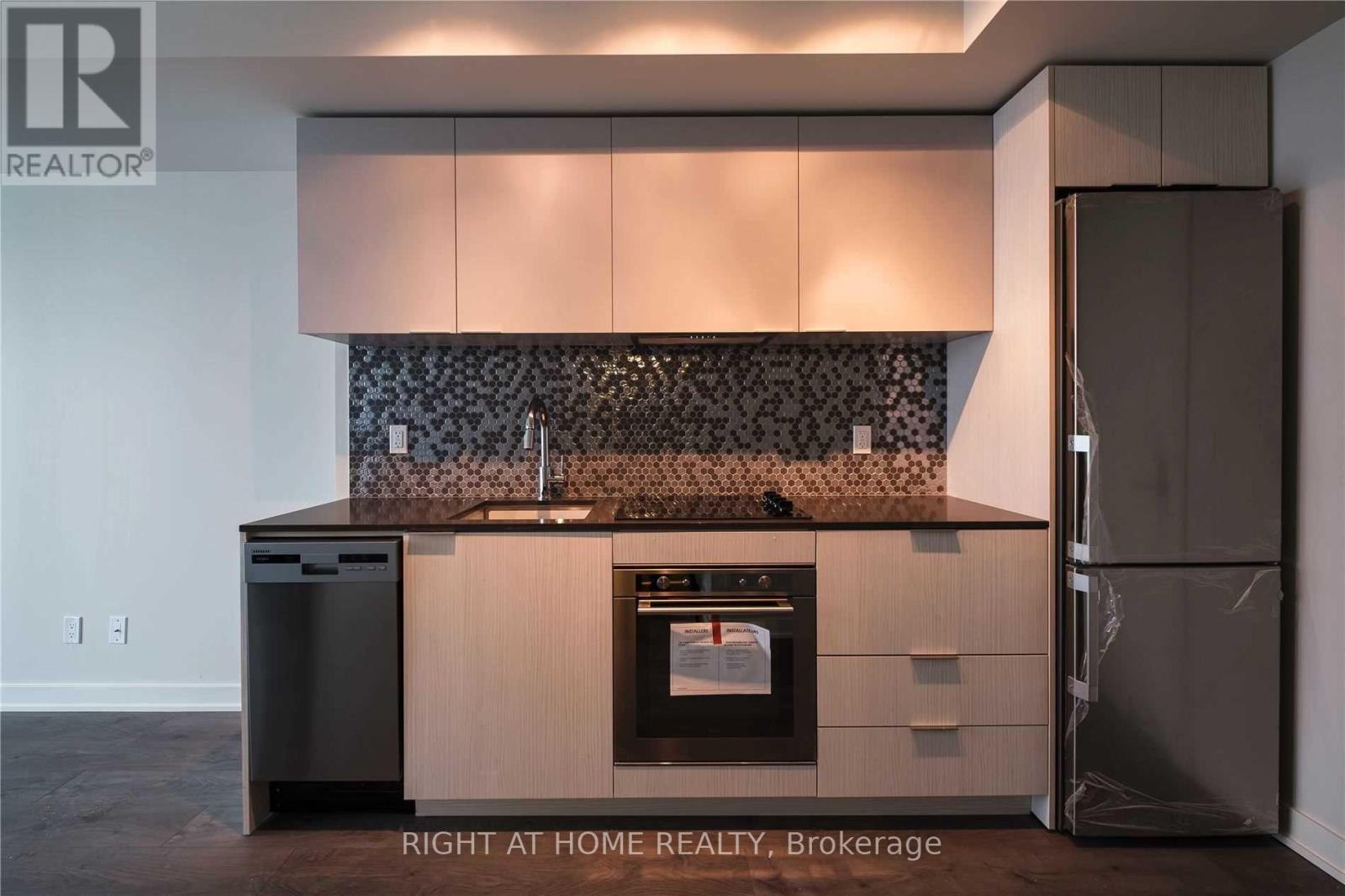 # 1408 - 2 Sonic Way, Toronto, Ontario  M3C 0P2 - Photo 3 - C13559640