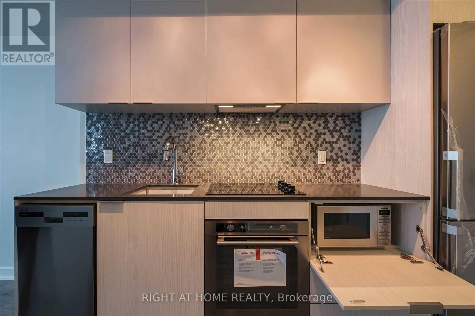 # 1408 - 2 Sonic Way, Toronto, Ontario  M3C 0P2 - Photo 6 - C13559640