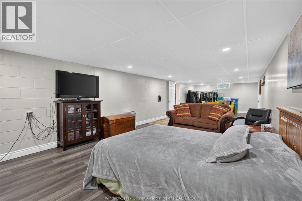 2468 Mark, Windsor, Ontario  N9E 2W3 - Photo 33 - 26016855