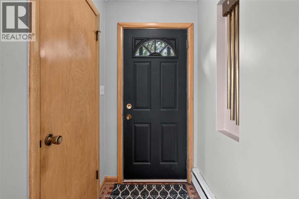 2468 Mark, Windsor, Ontario  N9E 2W3 - Photo 6 - 26016855