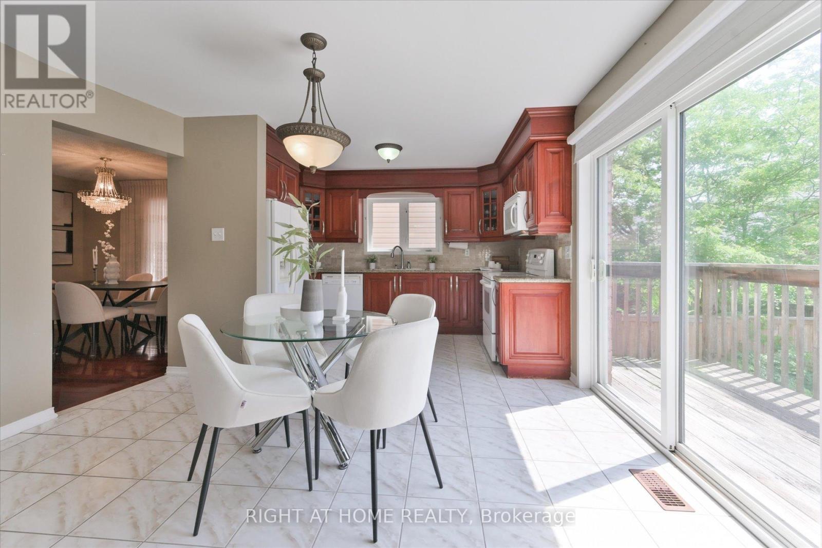 94 Moynahan Crescent, Ajax, Ontario L1Z 1M4 - Photo 15 - E13559690