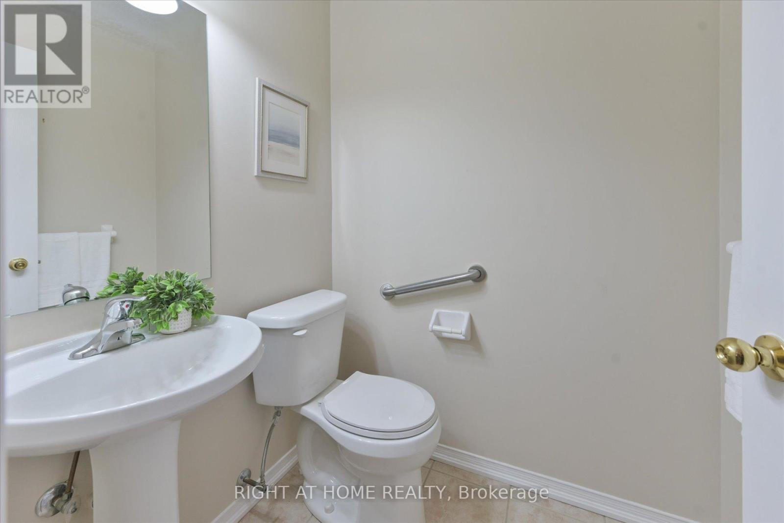 94 Moynahan Crescent, Ajax, Ontario L1Z 1M4 - Photo 19 - E13559690