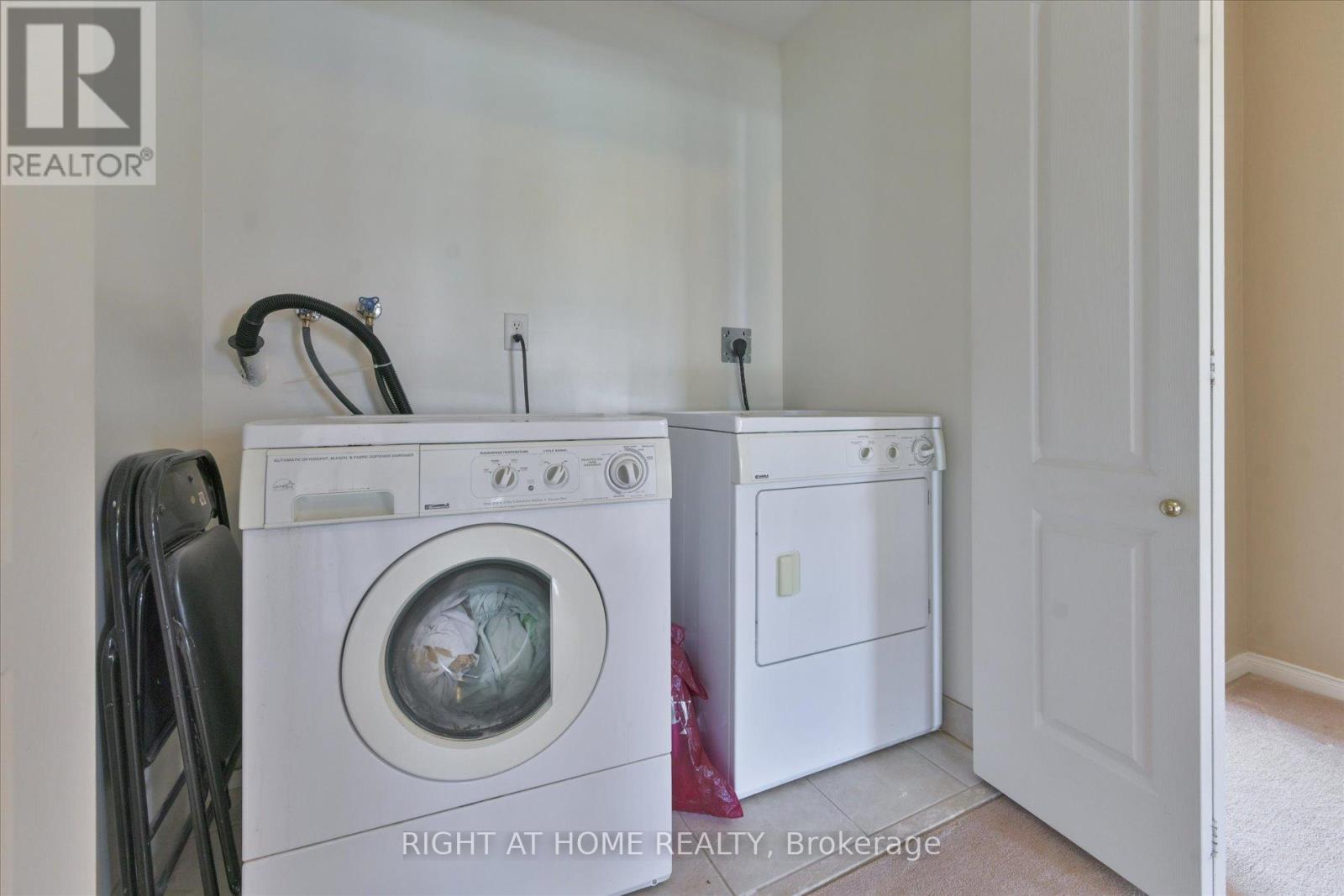 94 Moynahan Crescent, Ajax, Ontario L1Z 1M4 - Photo 31 - E13559690