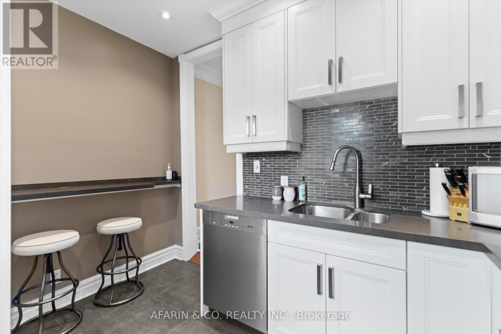 Second Floor & Loft - 48 Nassau Street, Toronto, Ontario  M5T 1M2 - Photo 11 - C13559744