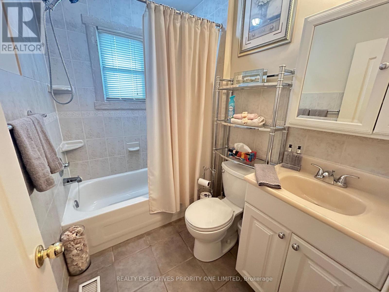 224 Caledonia Road, Toronto, Ontario  M6E 4T1 - Photo 14 - W13559718