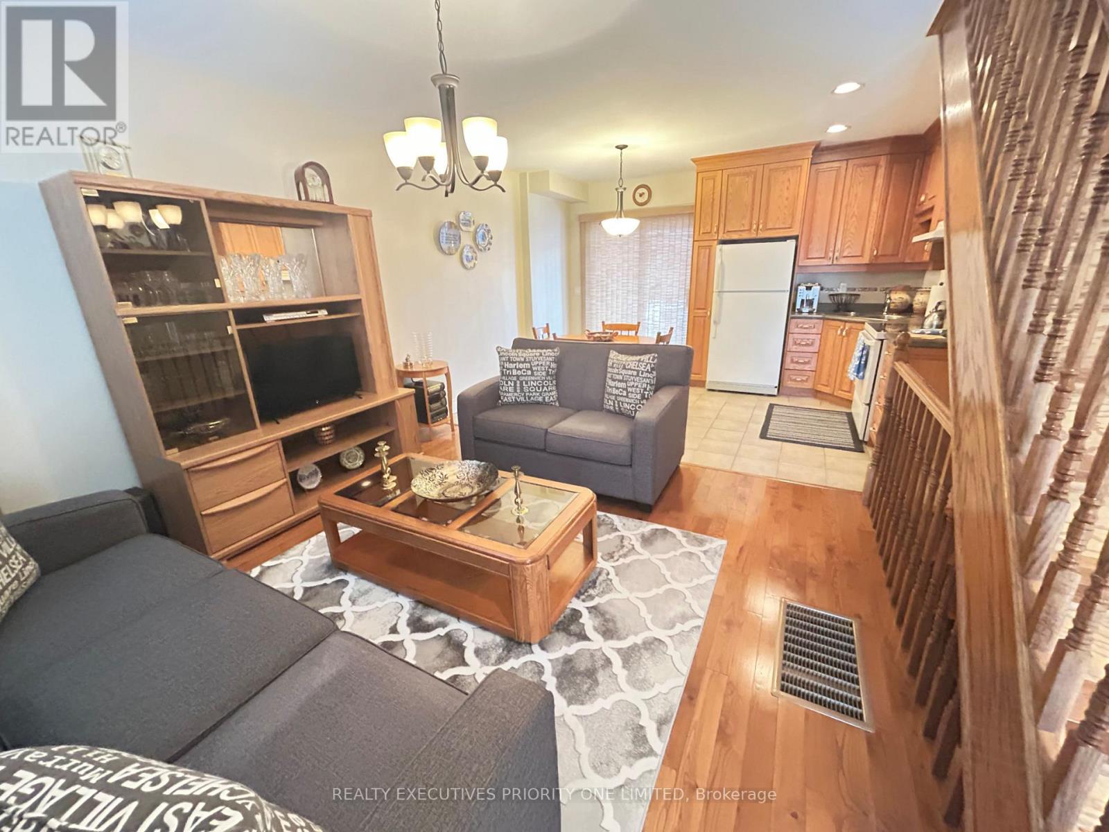 224 Caledonia Road, Toronto, Ontario  M6E 4T1 - Photo 3 - W13559718