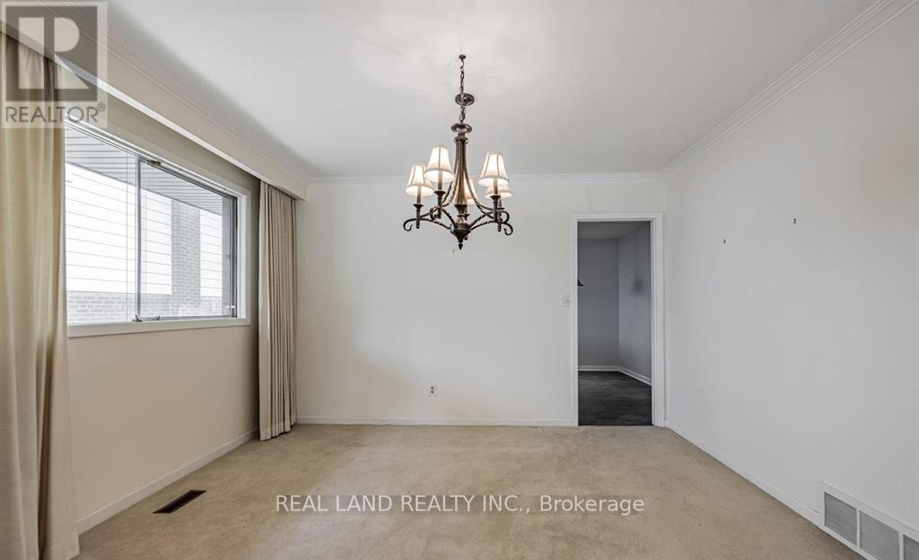 Upper - 274 Timothy Court, Mississauga, Ontario  L5G 2B4 - Photo 11 - W13559724