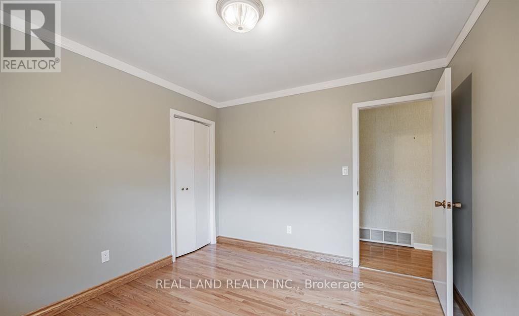 Upper - 274 Timothy Court, Mississauga, Ontario  L5G 2B4 - Photo 20 - W13559724