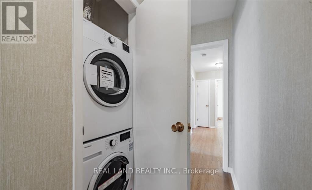 Upper - 274 Timothy Court, Mississauga, Ontario  L5G 2B4 - Photo 29 - W13559724