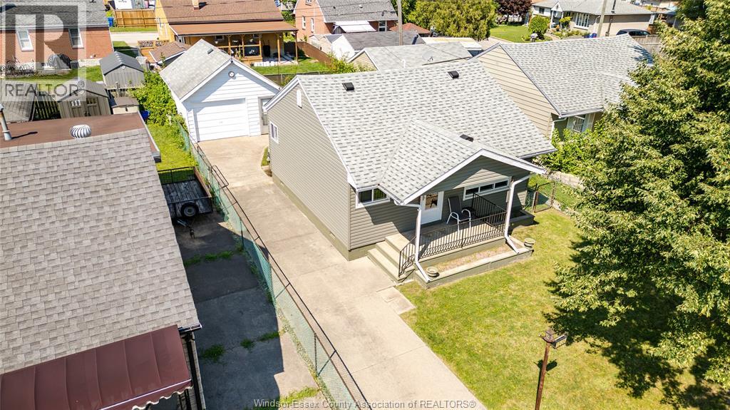 1586 Prince, Windsor, Ontario  N9C 3B3 - Photo 2 - 26016768