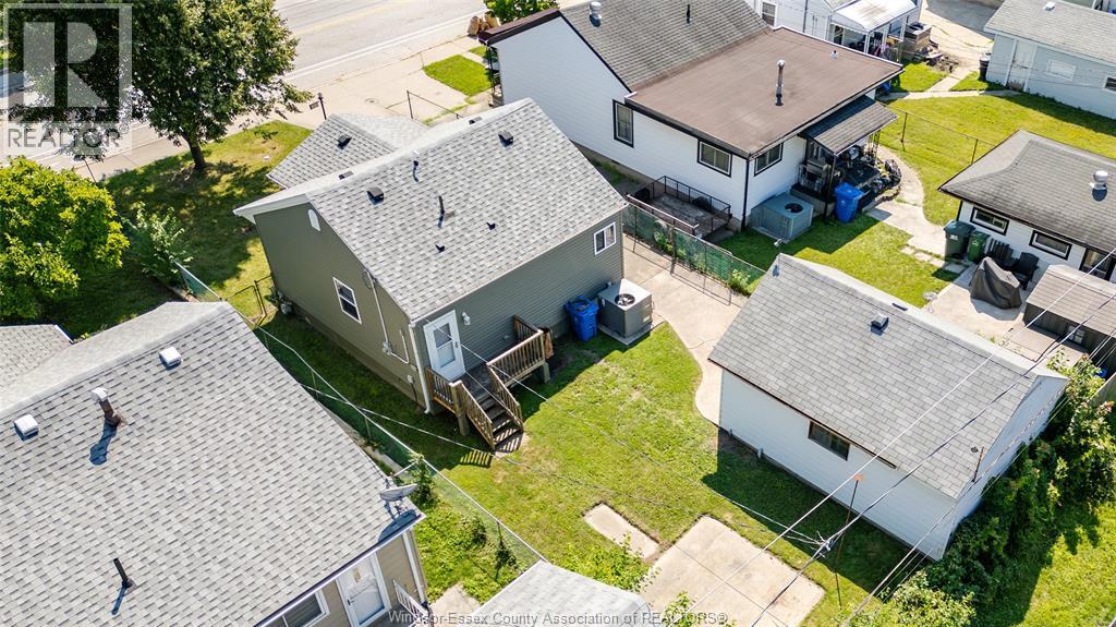 1586 Prince, Windsor, Ontario  N9C 3B3 - Photo 3 - 26016768
