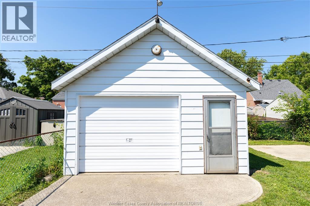 1586 Prince, Windsor, Ontario  N9C 3B3 - Photo 9 - 26016768