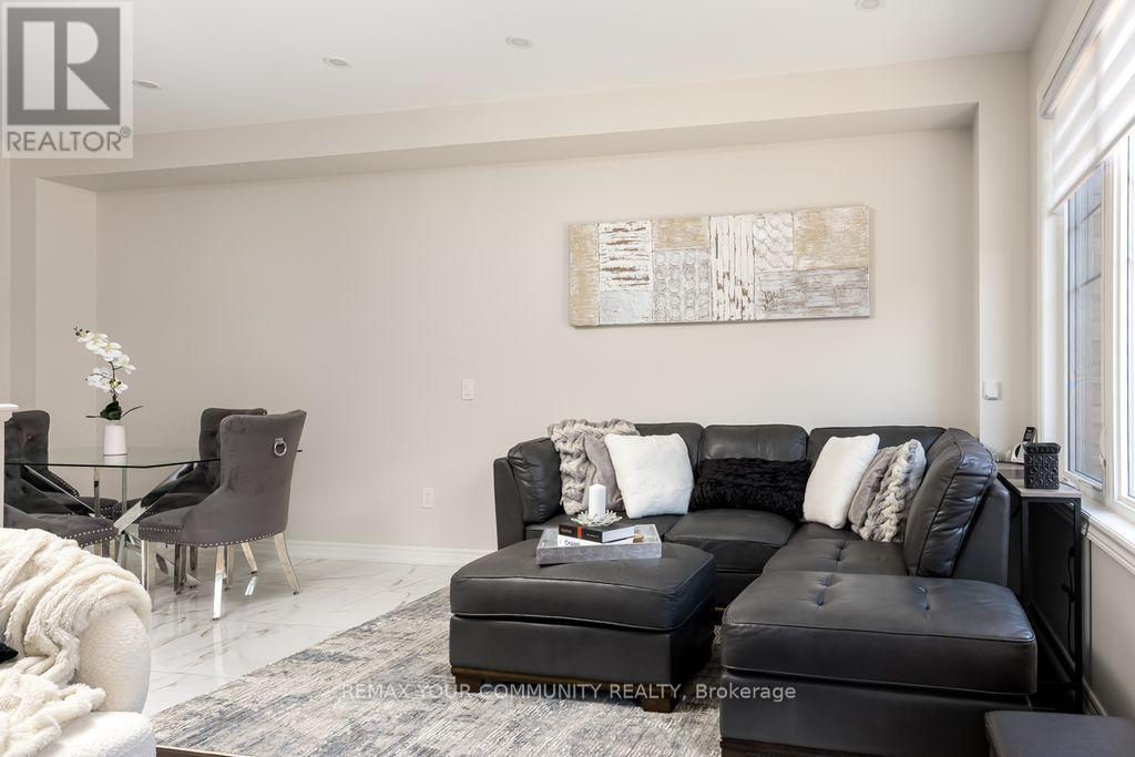 57 Davenfield Circle, Brampton, Ontario  L6P 4L9 - Photo 14 - W13555640