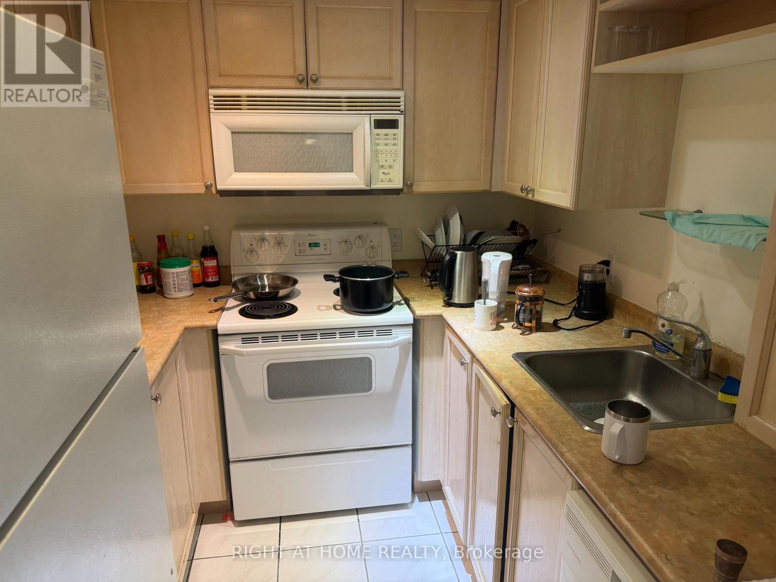 2513 - 8 Park Road, Toronto, Ontario  M4W 3S5 - Photo 12 - C13559764