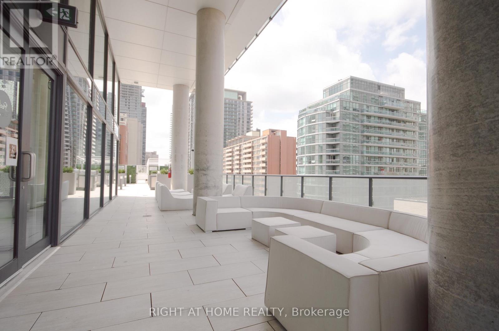 709 - 161 Roehampton Avenue, Toronto, Ontario M4P 0C8 - Photo 18 - C13559866