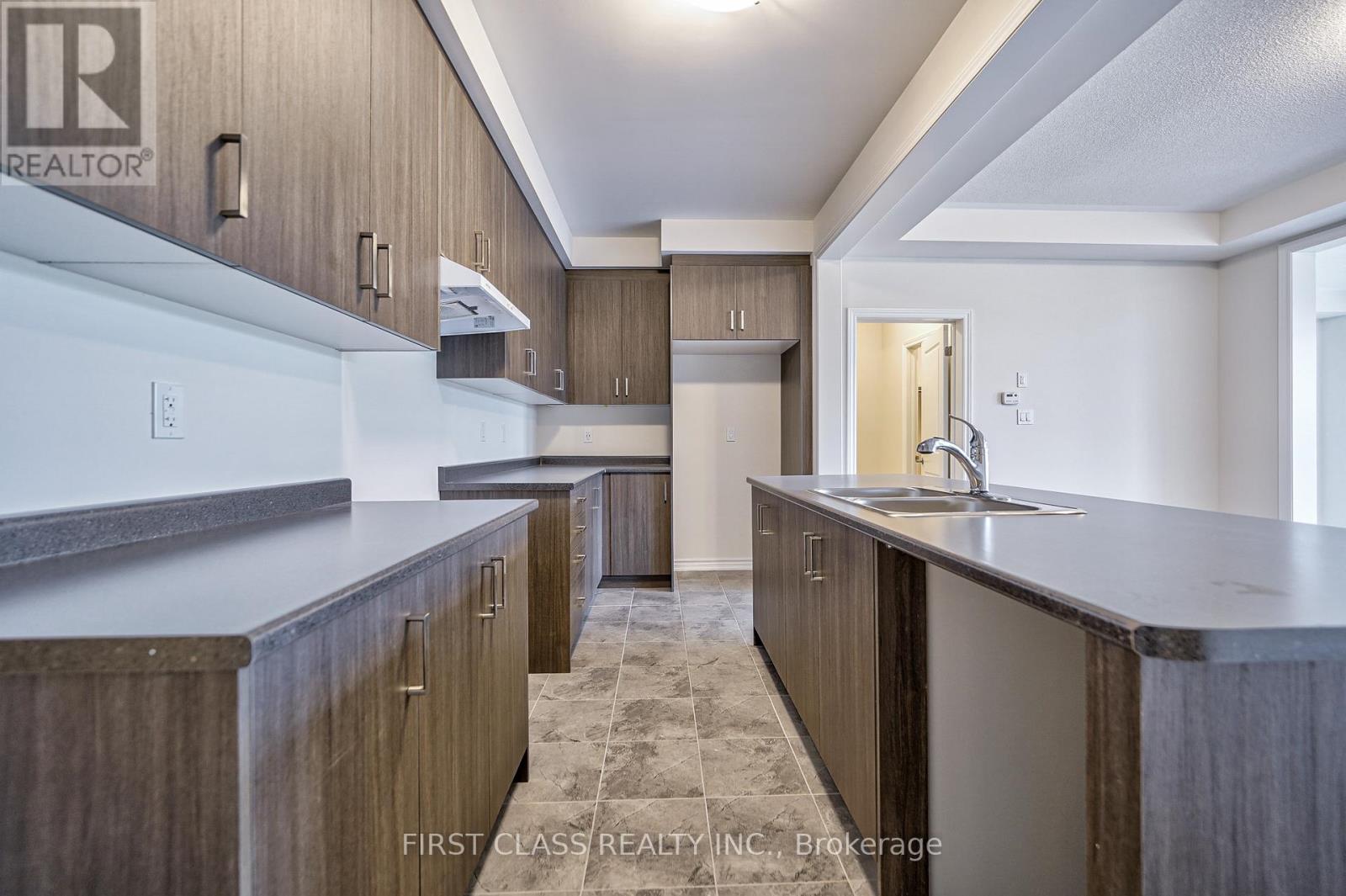 61 Kenneth Rogers Crescent, East Gwillimbury, Ontario L9N 0S3 - Photo 11 - N13559766