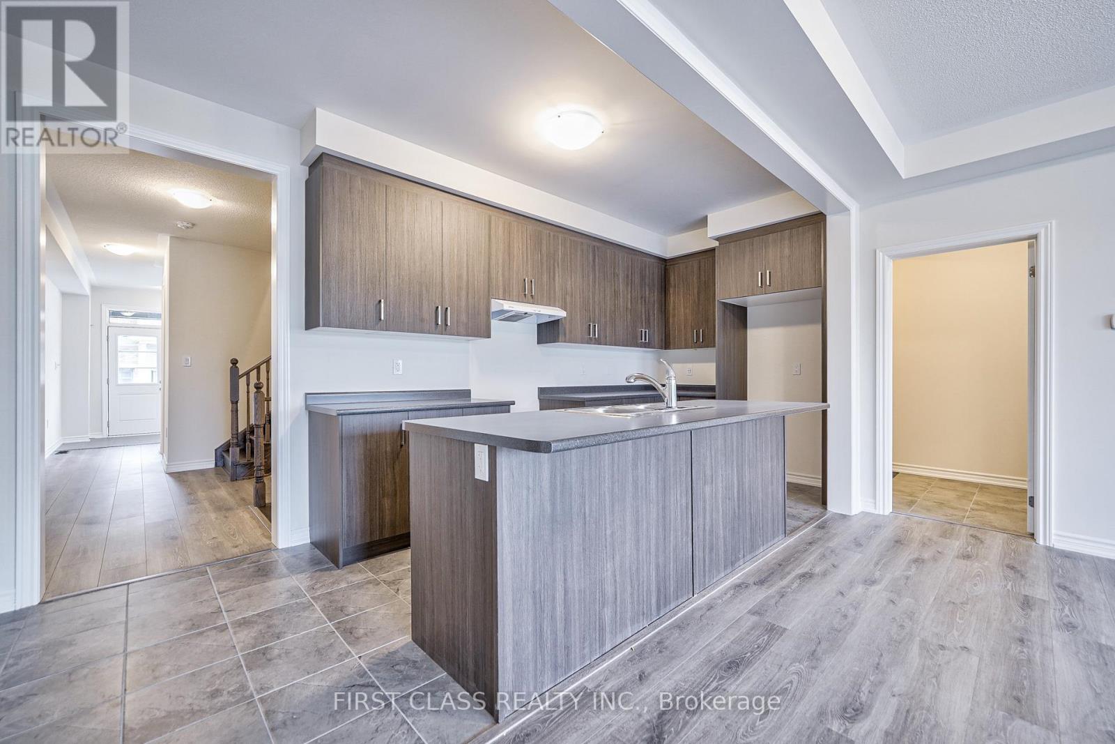 61 Kenneth Rogers Crescent, East Gwillimbury, Ontario L9N 0S3 - Photo 12 - N13559766