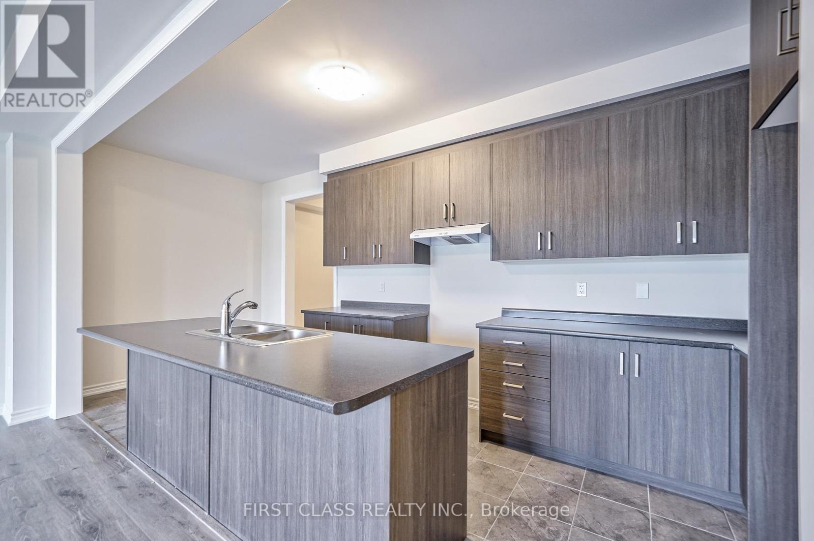 61 Kenneth Rogers Crescent, East Gwillimbury, Ontario L9N 0S3 - Photo 13 - N13559766