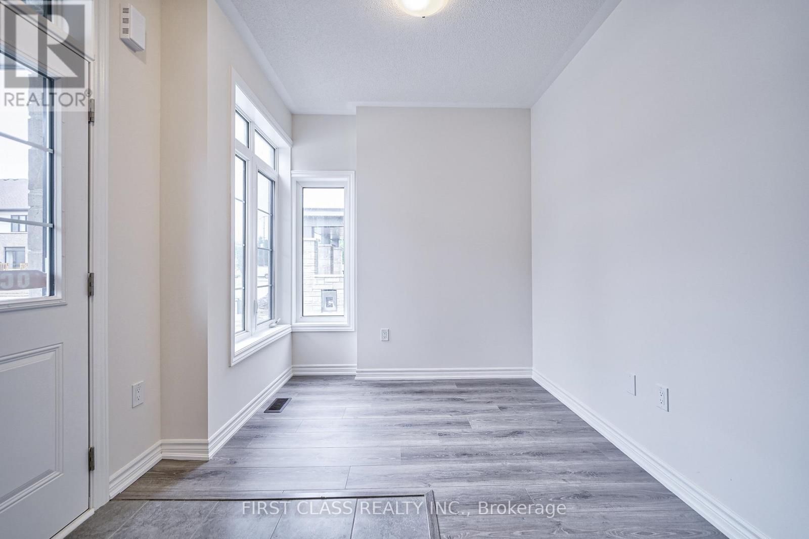 61 Kenneth Rogers Crescent, East Gwillimbury, Ontario L9N 0S3 - Photo 4 - N13559766