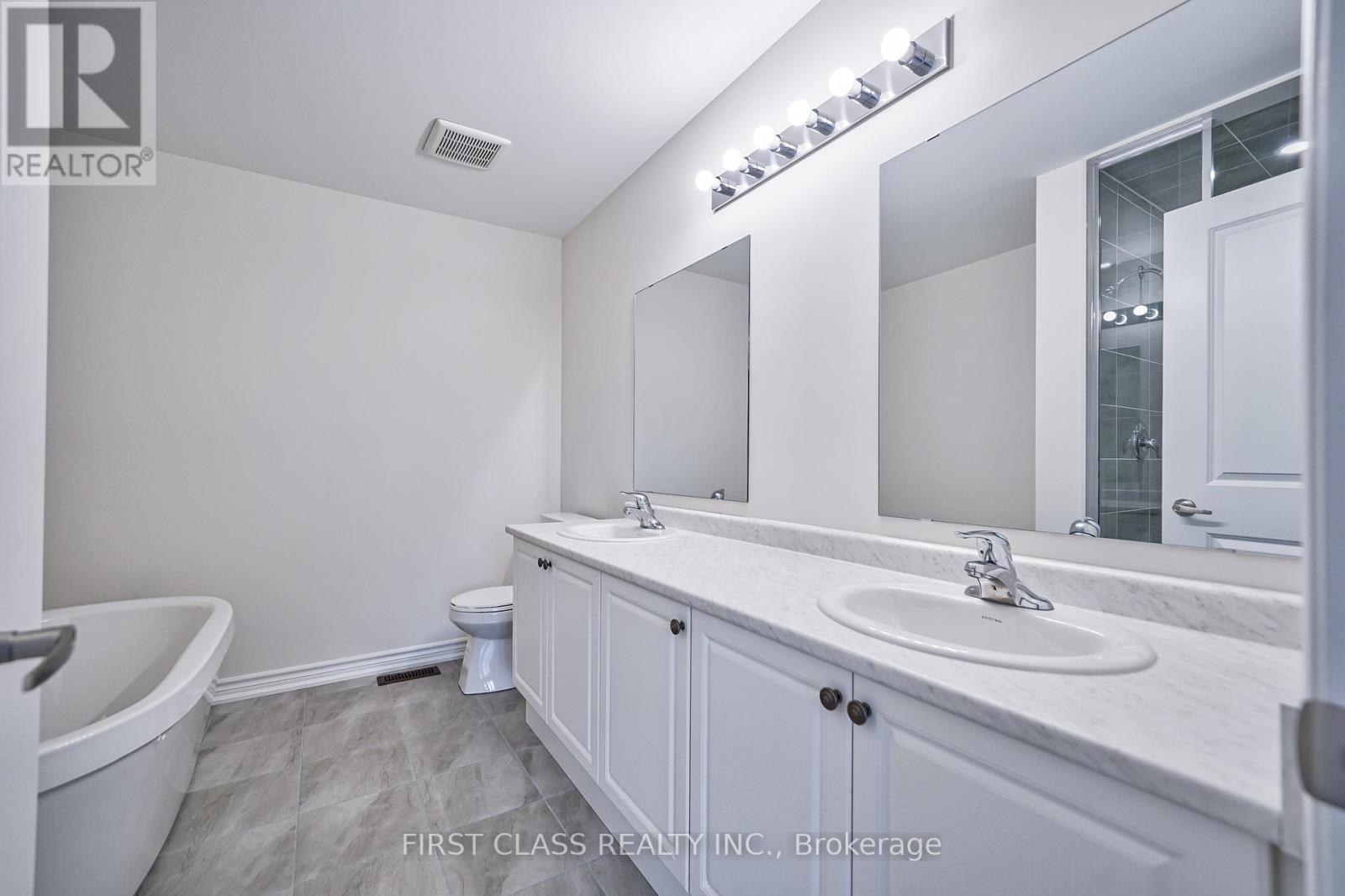 61 Kenneth Rogers Crescent, East Gwillimbury, Ontario L9N 0S3 - Photo 40 - N13559766